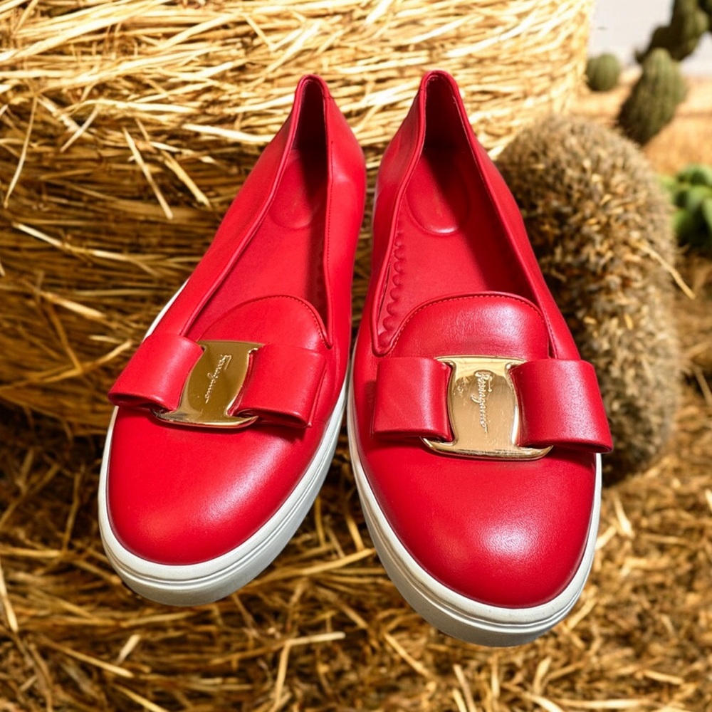 Salvatore Ferragamo size 7.5 C red leather Novello slip on ballet flat Italy - Picture 2 of 12
